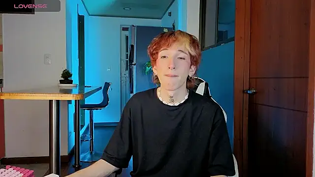 golden twink  online show from February 2026 06:35:02 AM