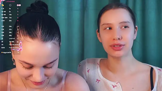 Snapshot of ZofiaSoshnik chatting on April 2026 06:37:02 AM ZofiaSoshnik online show from April 2026 06:37:02 AM