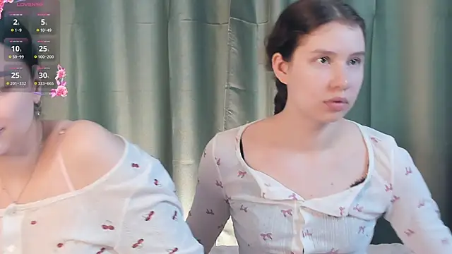 Snapshot of ZofiaSoshnik chatting on April 2026 10:27:01 AM ZofiaSoshnik online show from April 2026 10:27:01 AM