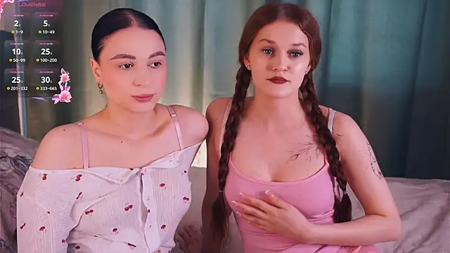 Snapshot of ZofiaSoshnik chatting on April 2026 07:31:01 AM ZofiaSoshnik online show from April 2026 07:31:01 AM