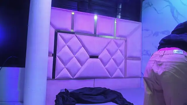 Snapshot of KendallArdent chatting on February 2026 01:32:02 PM KendallArdent online show from February 2026 01:32:02 PM