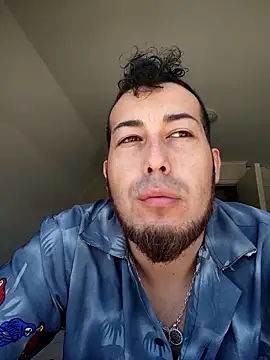 Badmind222 online show from February 2026 06:19:01 PM