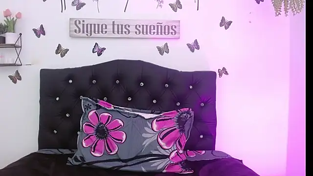 Coral Villalobos online show from February 2026 06:41:02 PM