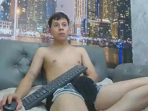 santiago xxxcol online show from March 2026 11:29:01 PM