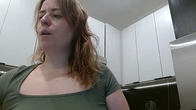 HazelSkyesChat online show from May 2026 06:33:02 PM