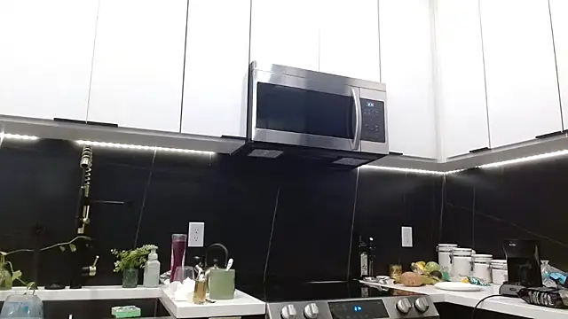 HazelSkyesChat online show from April 2026 07:15:02 PM