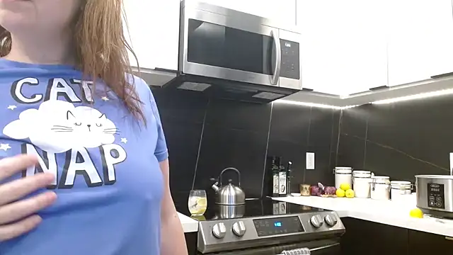 Snapshot of HazelSkyesChat chatting on February 2026 05:04:02 PM HazelSkyesChat online show from February 2026 05:04:02 PM