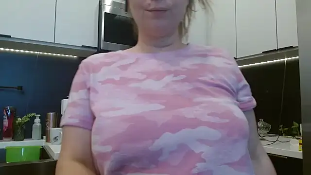 HazelSkyesChat online show from March 2026 10:11:01 PM