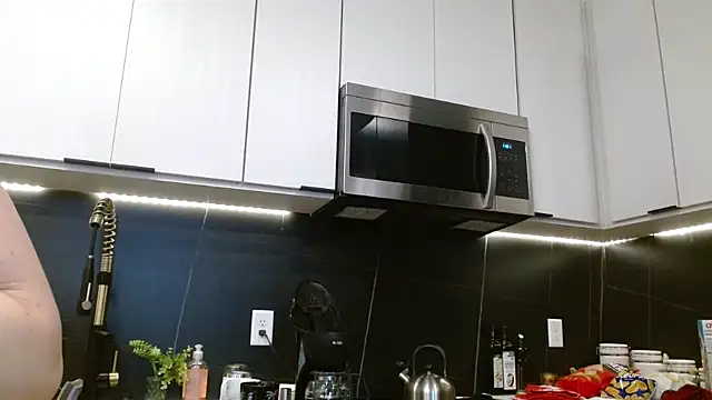 Snapshot of HazelSkyesChat chatting on February 2026 05:32:01 PM HazelSkyesChat online show from February 2026 05:32:01 PM