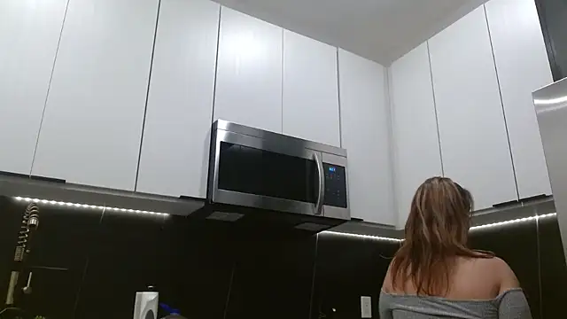 HazelSkyesChat online show from April 2026 05:28:02 PM