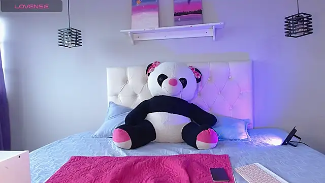 VelvetRosss online show from April 2026 07:31:01 PM