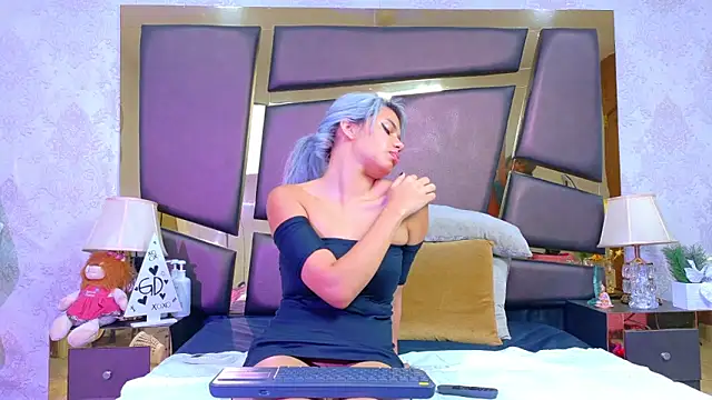 AlanaHouston online show from April 2026 04:42:01 AM