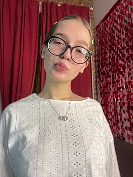 Snapshot of MyKittySayMeow chatting on February 2026 08:41:01 PM MyKittySayMeow online show from February 2026 08:41:01 PM