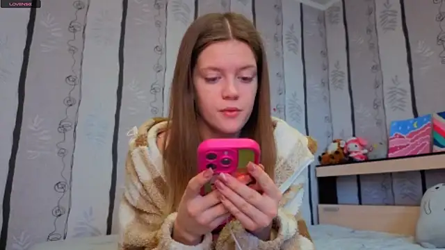 SueFerreyra online show from March 2026 08:01:01 AM