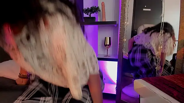 Miniadelf online show from April 2026 09:08:02 PM