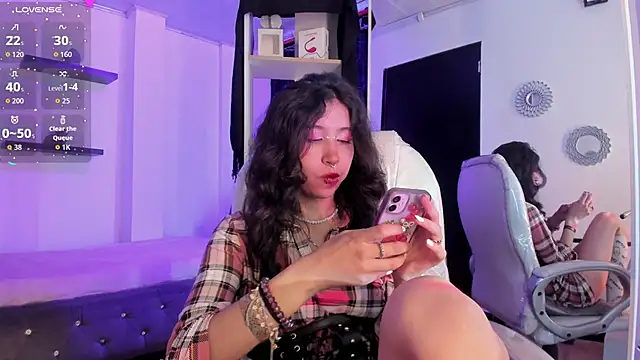 Miniadelf online show from April 2026 09:10:02 PM