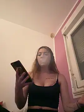 Snapshot of SofieKayla chatting on April 2026 09:20:01 PM SofieKayla online show from April 2026 09:20:01 PM