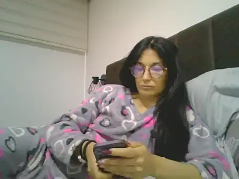 Snapshot of sweetsensations chatting on April 2026 11:06:01 PM sweetsensations online show from April 2026 11:06:01 PM