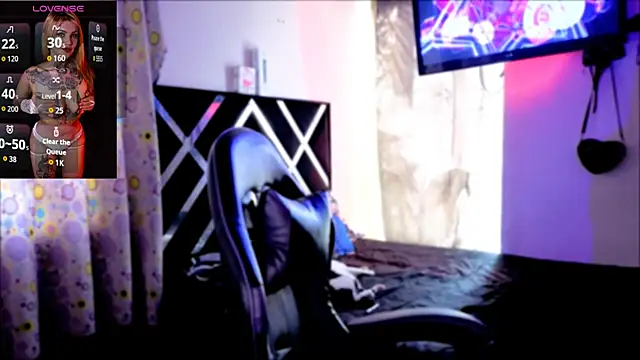 Zoeee 001 online show from February 2026 09:25:01 PM