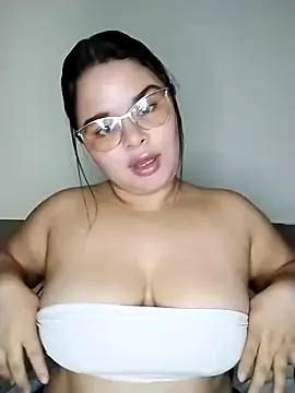 SamanthaStonee online show from April 2026 03:14:02 AM