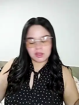 SamanthaStonee online show from April 2026 08:23:02 PM