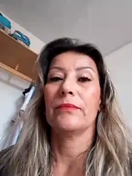 wessAndSandri online show from April 2026 07:54:01 PM