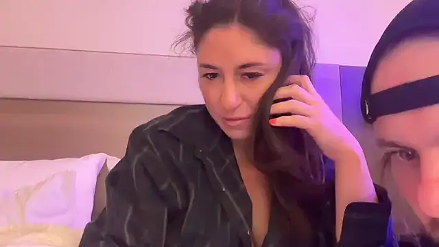 mr mrs glitter online show from March 2026 03:30:02 AM