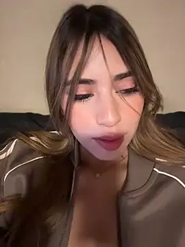 Snapshot of romyamo chatting on June 2026 11:32:02 AM romyamo online show from June 2026 11:32:02 AM