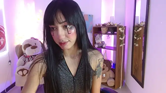 Snapshot of FIORELLA_L chatting on June 2026 12:10:02 PM FIORELLA L online show from June 2026 12:10:02 PM