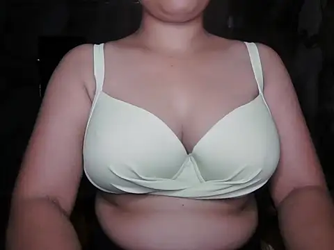 Snapshot of Bold_Beauty_07 chatting on June 2026 09:37:01 AM Bold Beauty 07 online show from June 2026 09:37:01 AM