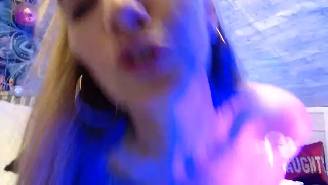 Snapshot of Roxxxanne069 chatting on March 2026 04:39:02 AM Roxxxanne069 online show from March 2026 04:39:02 AM