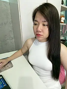 Amy8386 online show from May 2026 04:45:01 PM