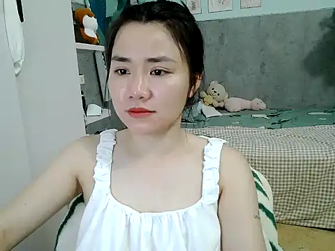 Amy8386 online show from April 2026 04:43:02 PM