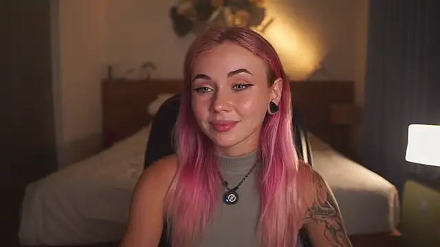 Sarah Pink online show from April 2026 01:39:02 PM