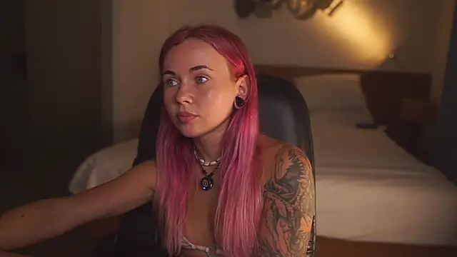 Sarah Pink online show from March 2026 02:06:01 PM