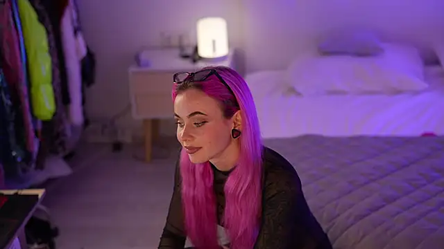 Snapshot of Sarah_Pink chatting on March 2025 05:20:01 PM Sarah Pink online show from March 2025 05:20:01 PM
