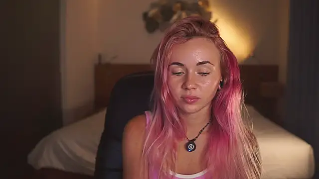 Sarah Pink online show from April 2026 02:35:01 PM