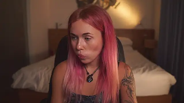 Sarah Pink online show from March 2026 01:53:01 PM