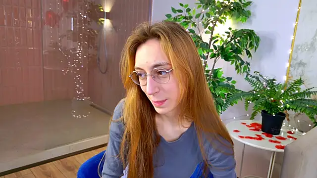 Snapshot of LeyaAtwood chatting on February 2026 05:30:02 AM LeyaAtwood online show from February 2026 05:30:02 AM