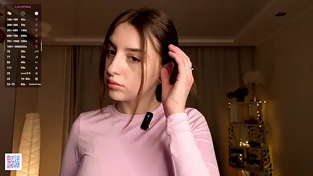 LeanneDinkle online show from April 2026 04:08:02 AM