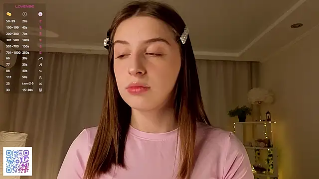 Snapshot of LeanneDinkle chatting on February 2026 04:46:01 AM LeanneDinkle online show from February 2026 04:46:01 AM