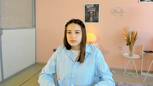 Snapshot of LeanneDinkle chatting on February 2026 10:21:02 AM LeanneDinkle online show from February 2026 10:21:02 AM