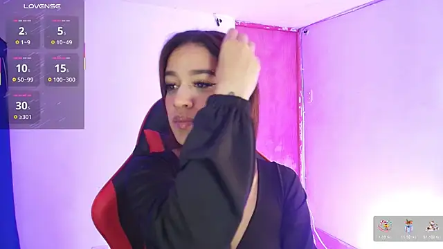 Zoe-Walzer online show from April 2026 04:42:02 PM