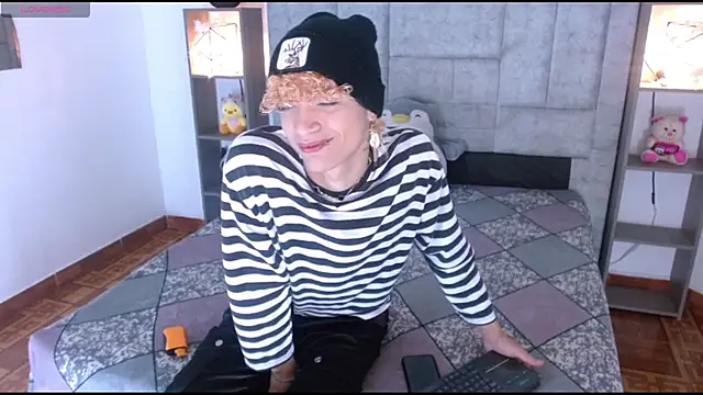 lucke collins22 online show from February 2026 06:54:02 AM