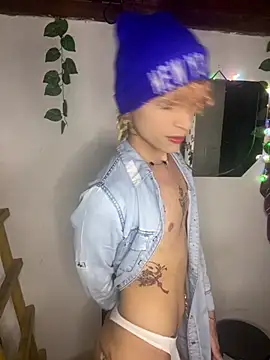 lucke collins22 online show from February 2026 07:08:01 AM