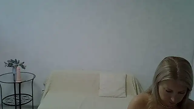 Snapshot of Opaldream chatting on June 2026 06:09:01 PM Opaldream online show from June 2026 06:09:01 PM