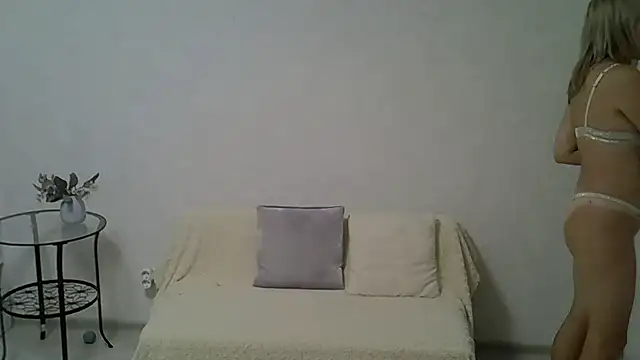 Snapshot of Opaldream chatting on May 2026 10:06:02 PM Opaldream online show from May 2026 10:06:02 PM