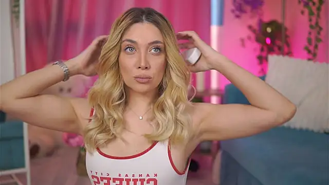 Snapshot of NadyaBlue chatting on February 2026 10:35:01 AM NadyaBlue online show from February 2026 10:35:01 AM