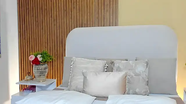 CristalMayson online show from March 2026 11:39:02 PM