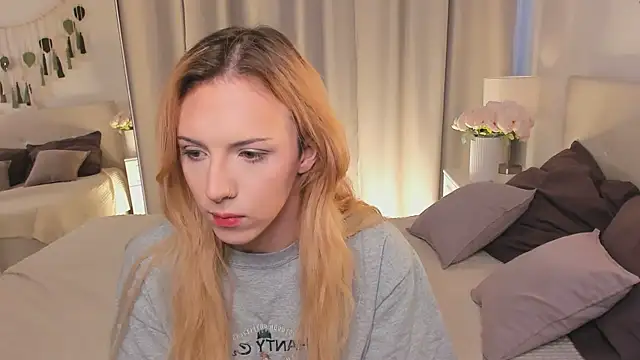 Tiffany  King online show from April 2026 05:45:02 AM